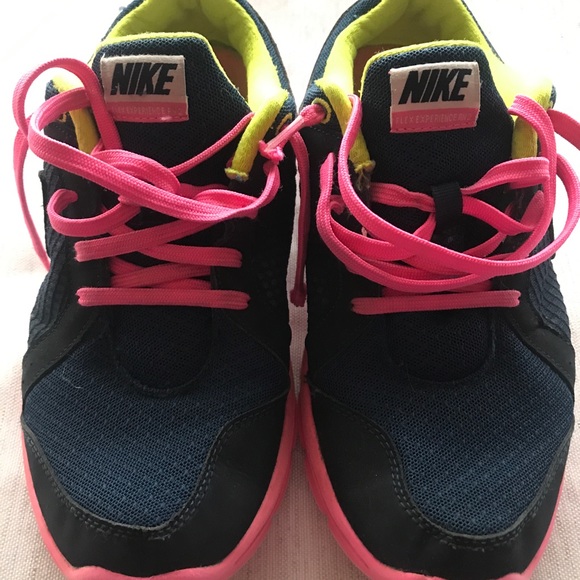 Ladies Nike Running Shoes - Picture 4 of 4